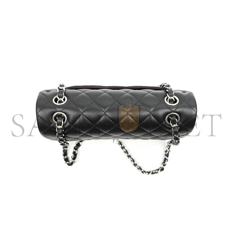 CHANEL MASTER SMALL CLASSIC FLAP BLACK LAMBSKIN (23*14*6cm)